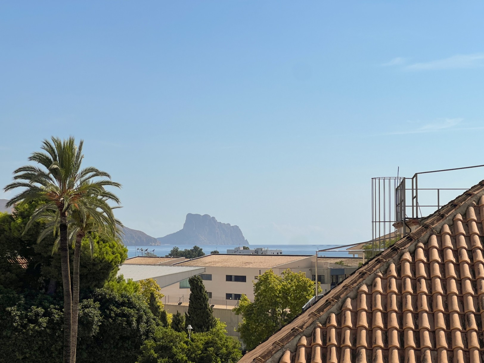 Elegant 183 m² Penthouse with Terraces and Sea Views in the Heart of Altea