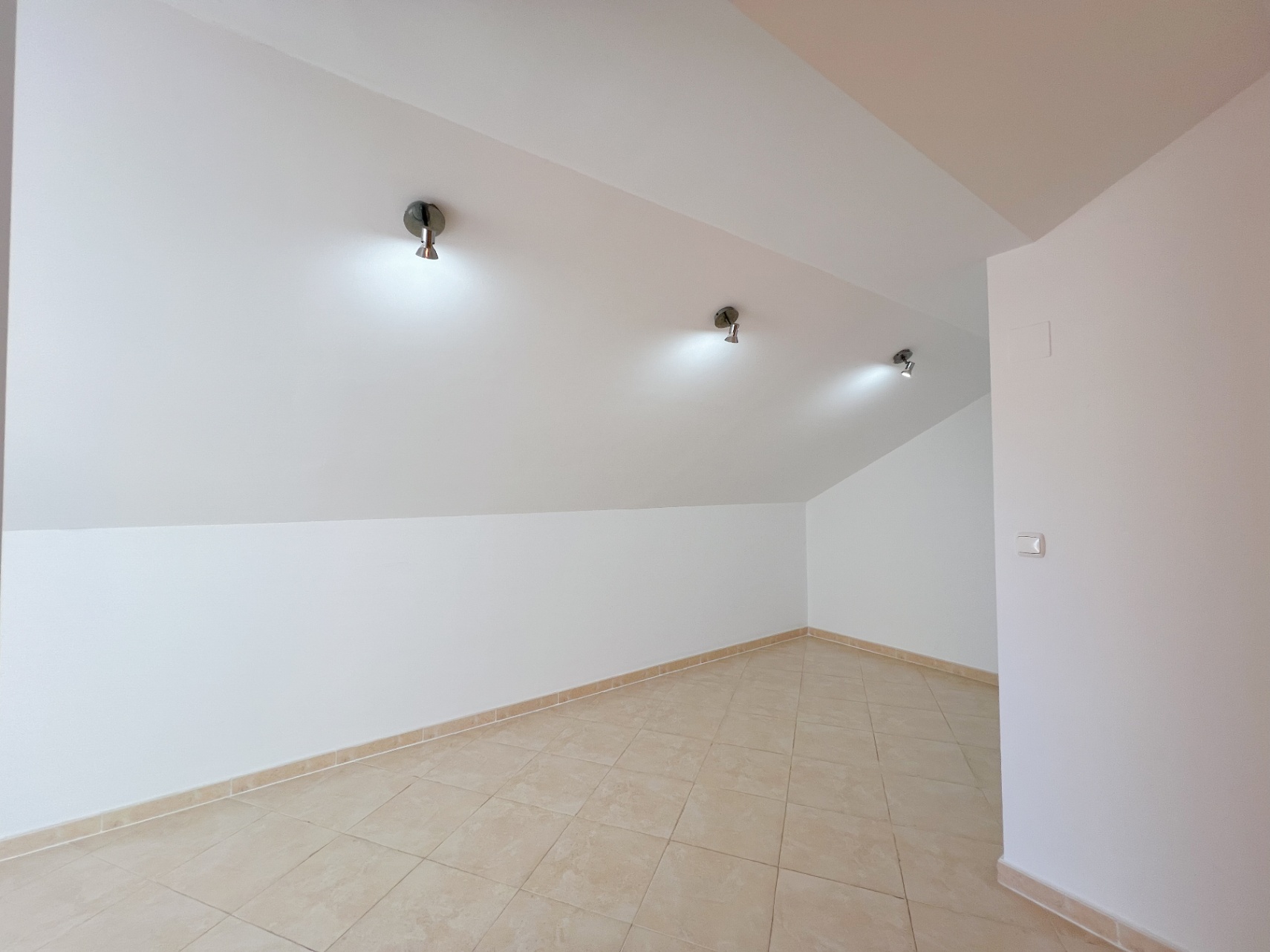 Elegant 183 m² Penthouse with Terraces and Sea Views in the Heart of Altea