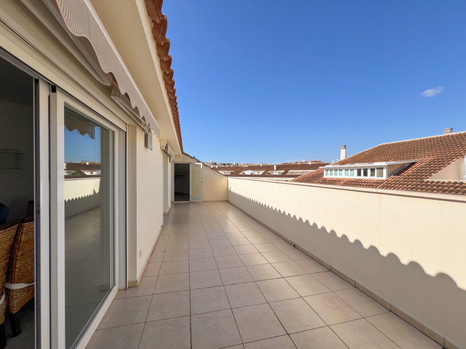 Elegant 183 m² Penthouse with Terraces and Sea Views in the Heart of Altea