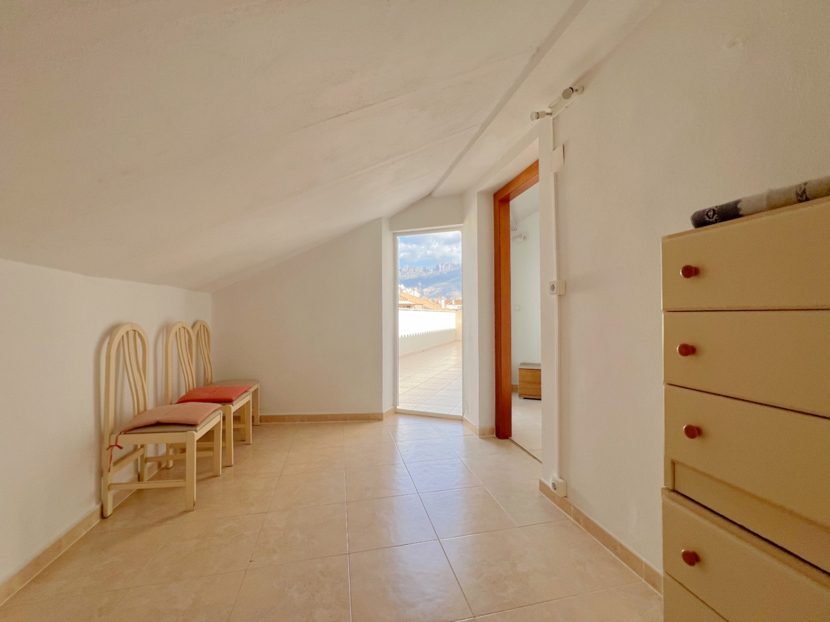 Elegant 183 m² Penthouse with Terraces and Sea Views in the Heart of Altea