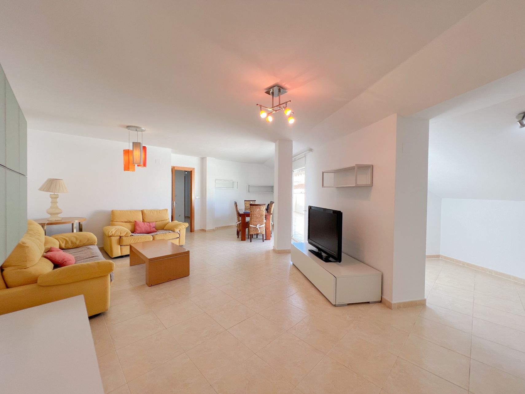 Elegant 183 m² Penthouse with Terraces and Sea Views in the Heart of Altea