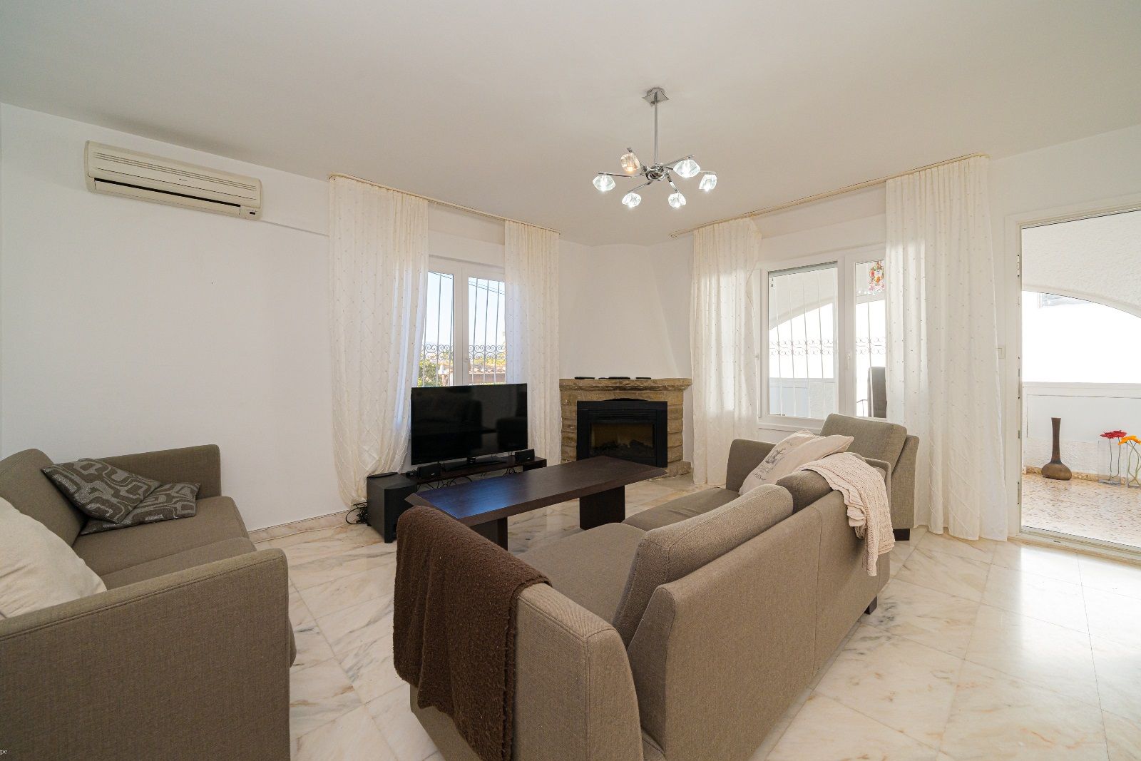 Detached villa for sale in El Albir, Alicante