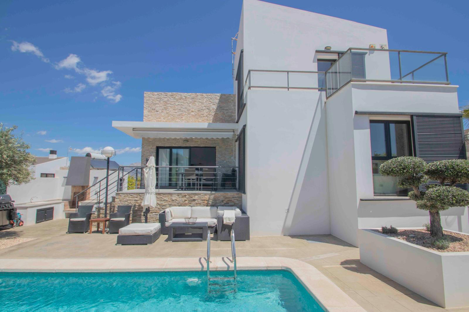 Detached villa for sale in Polop, Alicante