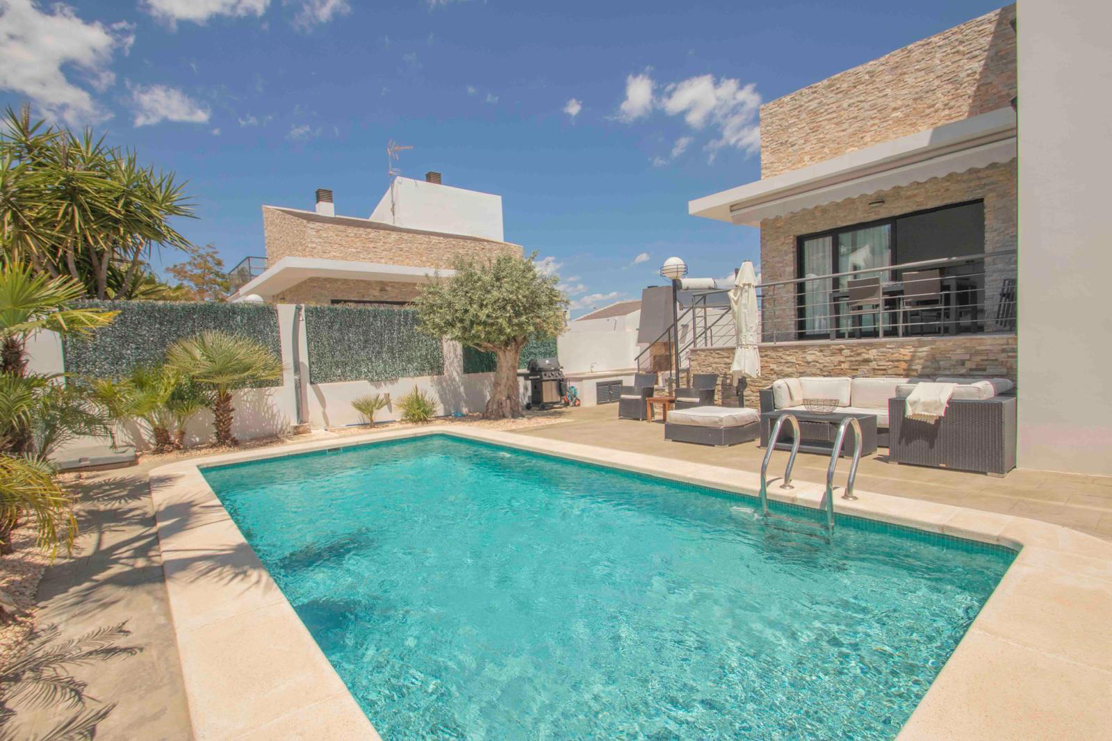 Detached villa for sale in Polop, Alicante