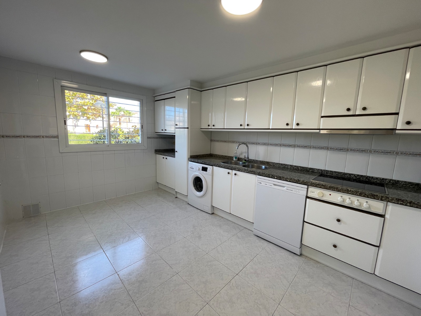 Bungalow de dos plantas en Albir, Alicante