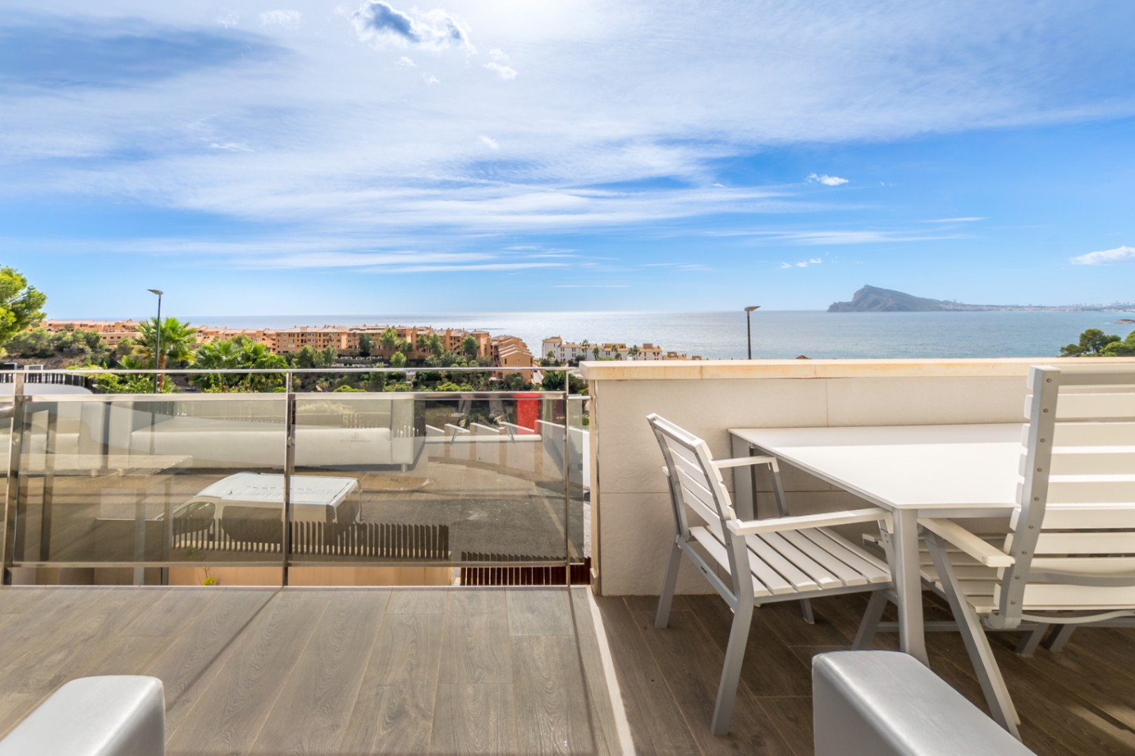 Apartment with sea views in Mascarat