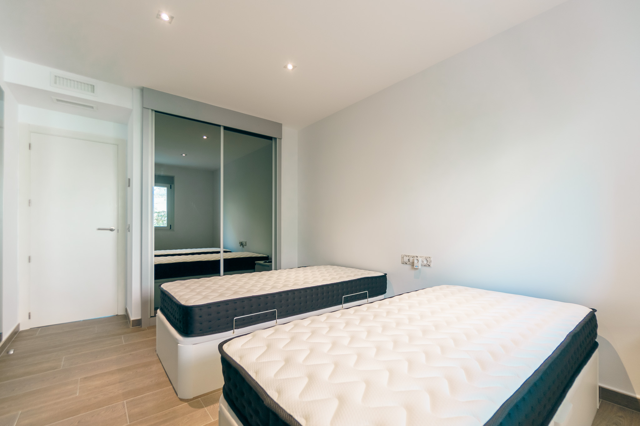 Apartment with sea views in Mascarat