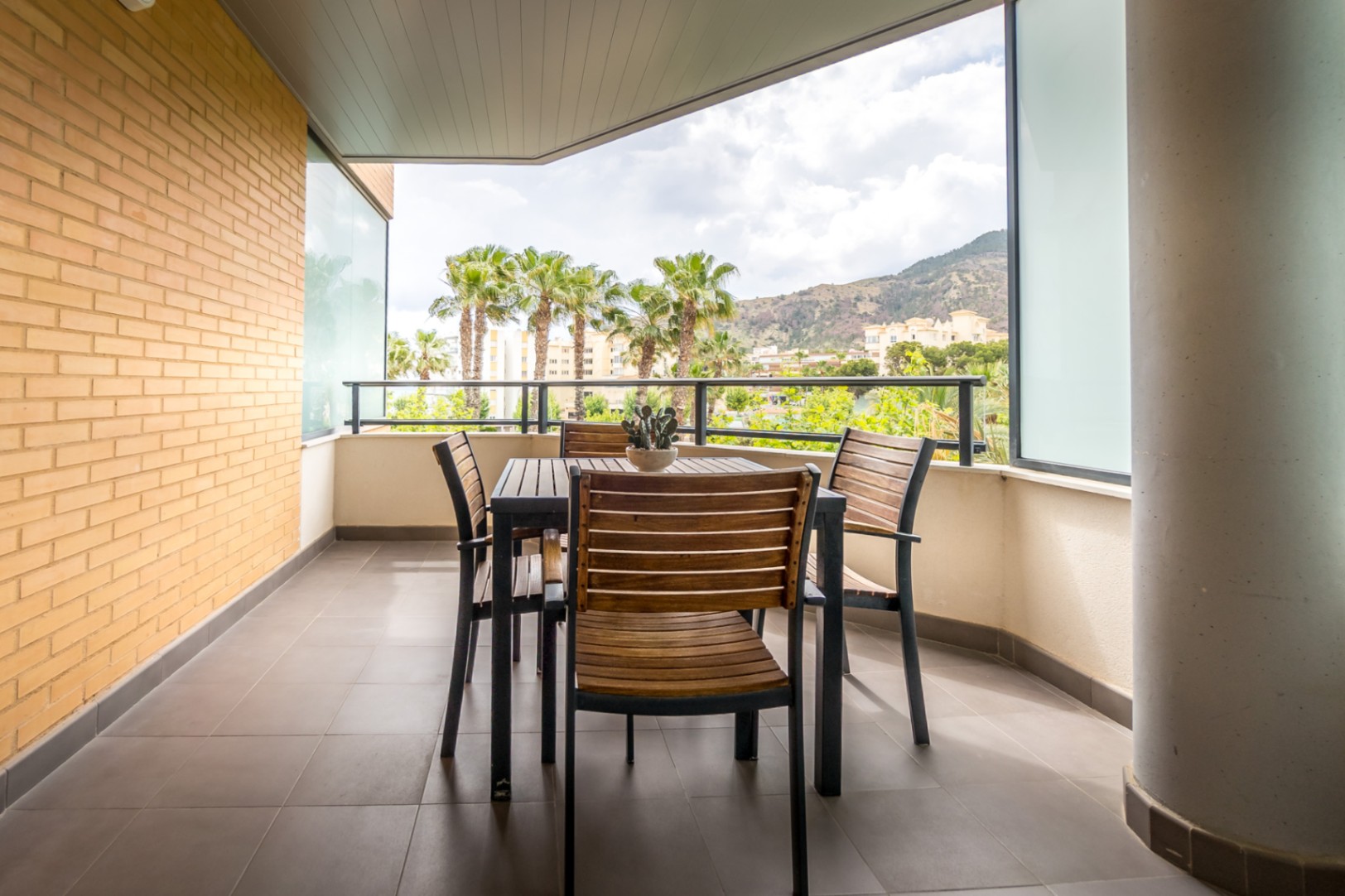 APARTMENT IN ALBIR, SECOND LINE FROM THE BEACH