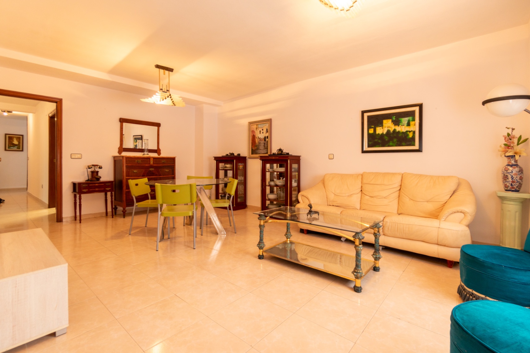 Spacious 120 m² apartment in the heart of Alfaz del Pí, close to all amenities.