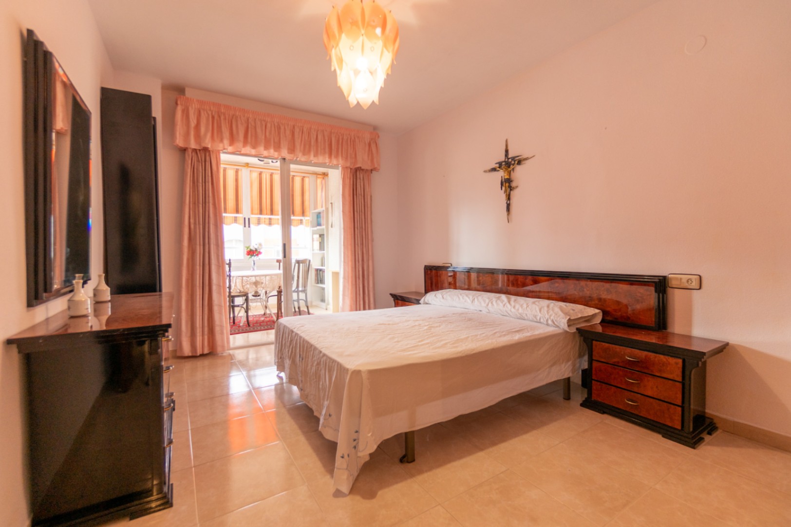 Spacious 120 m² apartment in the heart of Alfaz del Pí, close to all amenities.