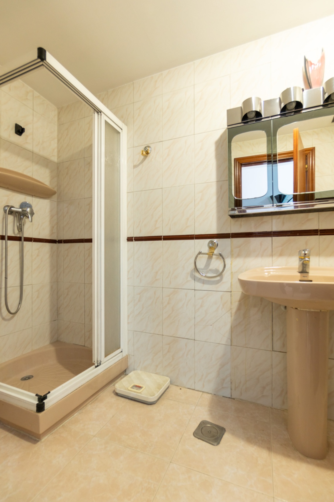 Spacious 120 m² apartment in the heart of Alfaz del Pí, close to all amenities.