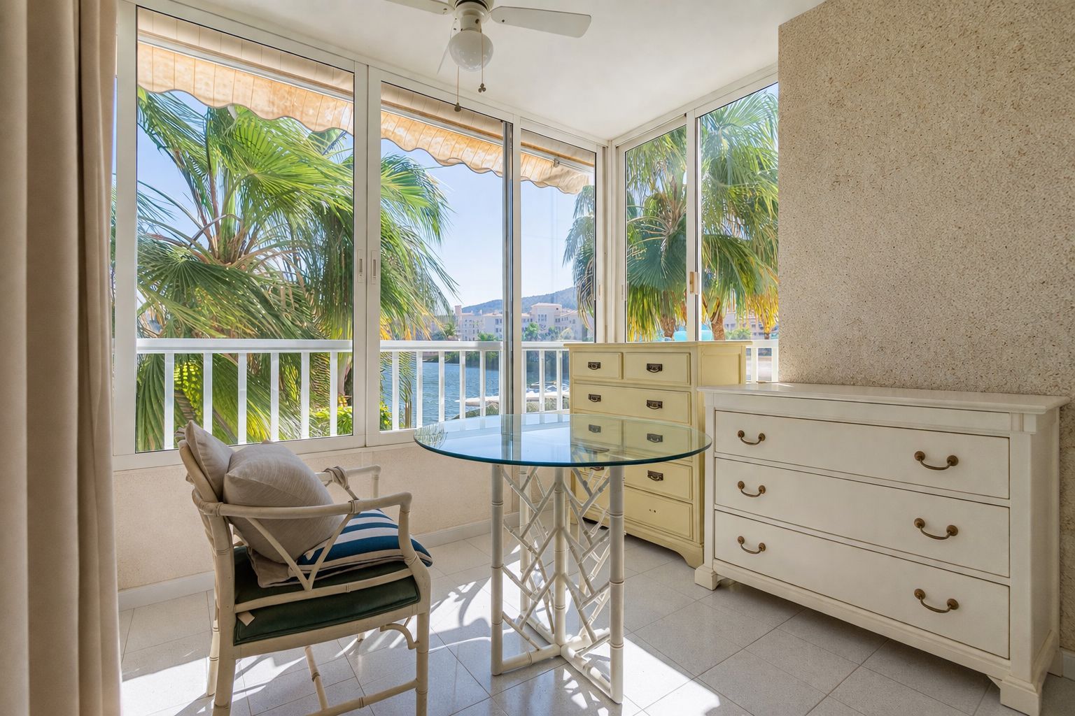 Bright apartment in Albir