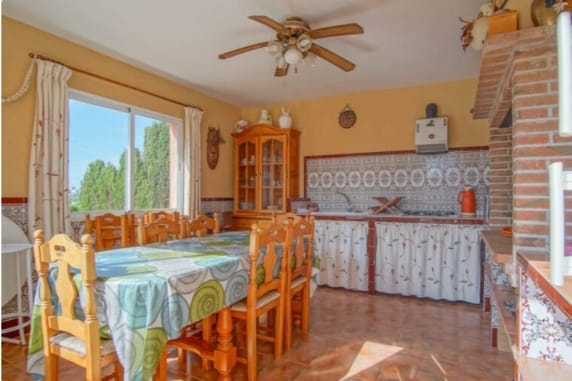 Luxurious villa in Calp (Costa Blanca), ideal for both permanent residence and investment.
