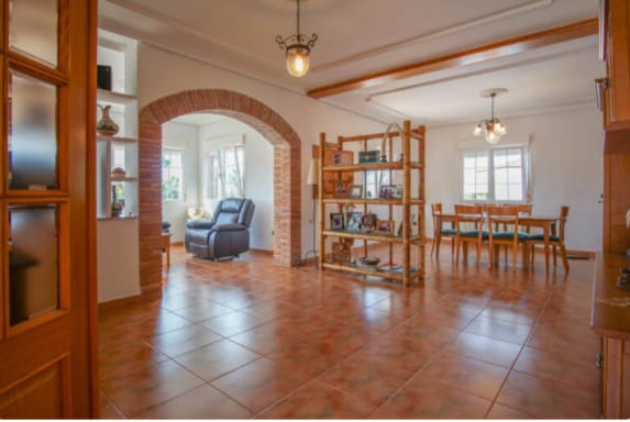 Luxurious villa in Calp (Costa Blanca), ideal for both permanent residence and investment.