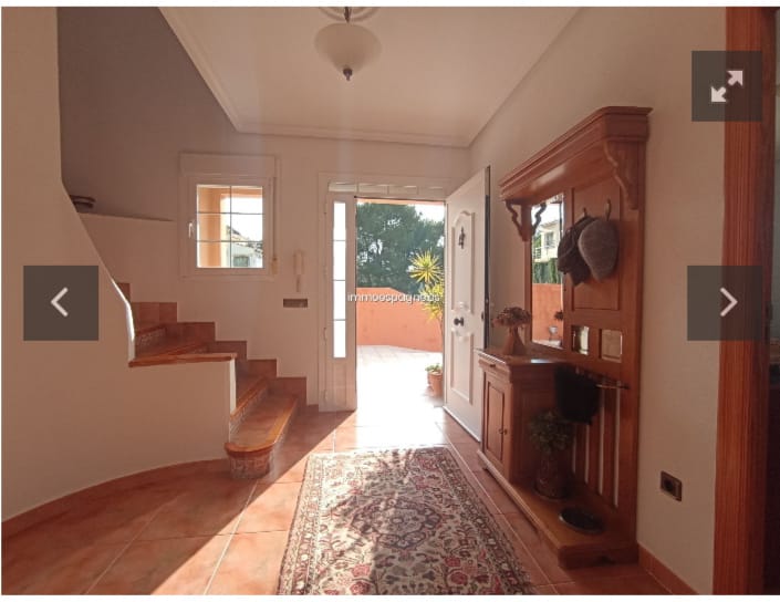 Luxurious villa in Calp (Costa Blanca), ideal for both permanent residence and investment.