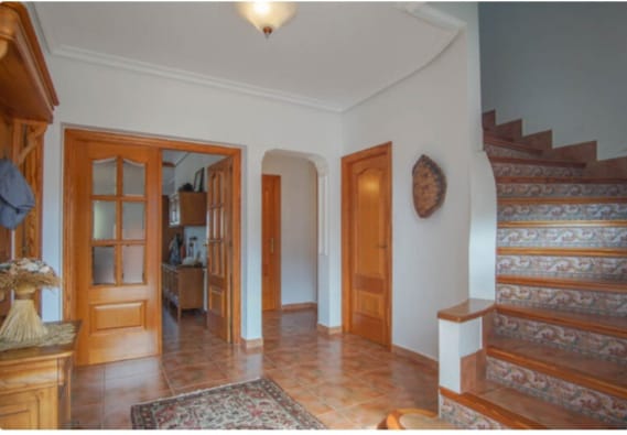 Luxurious villa in Calp (Costa Blanca), ideal for both permanent residence and investment.