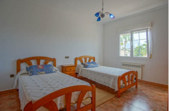 Luxurious villa in Calp (Costa Blanca), ideal for both permanent residence and investment.