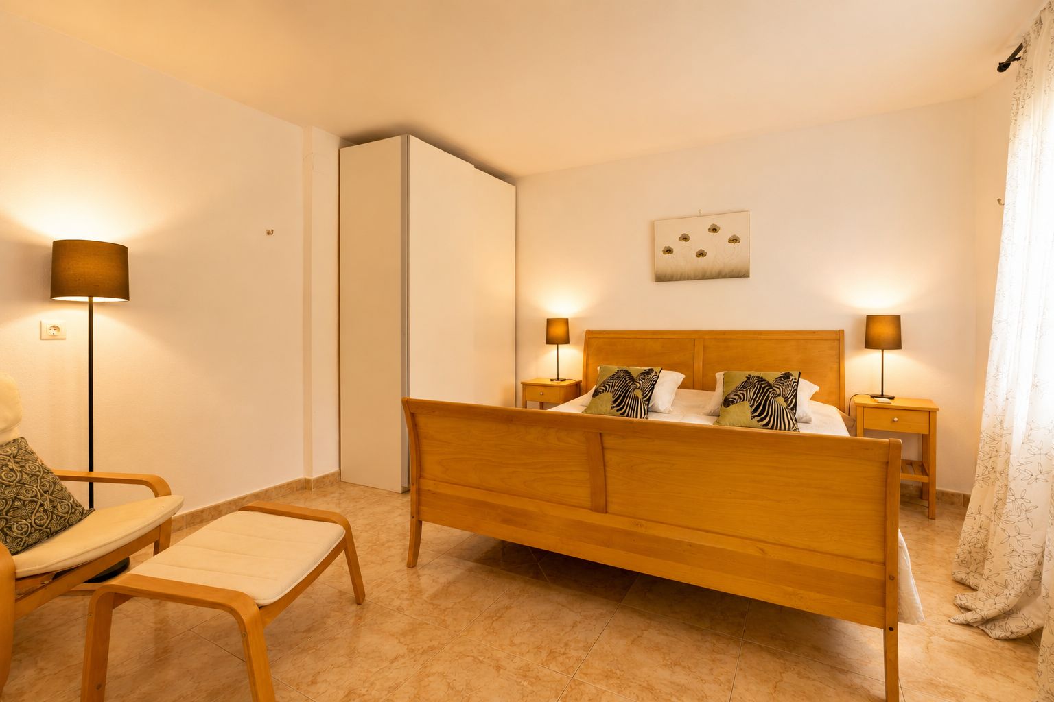 Spacious home with a large terrace and endless possibilities