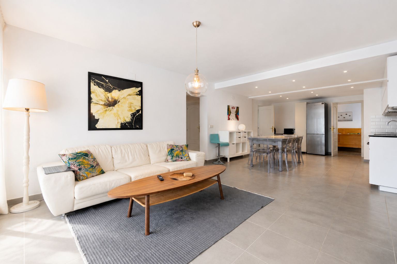 Spacious home with a large terrace and endless possibilities