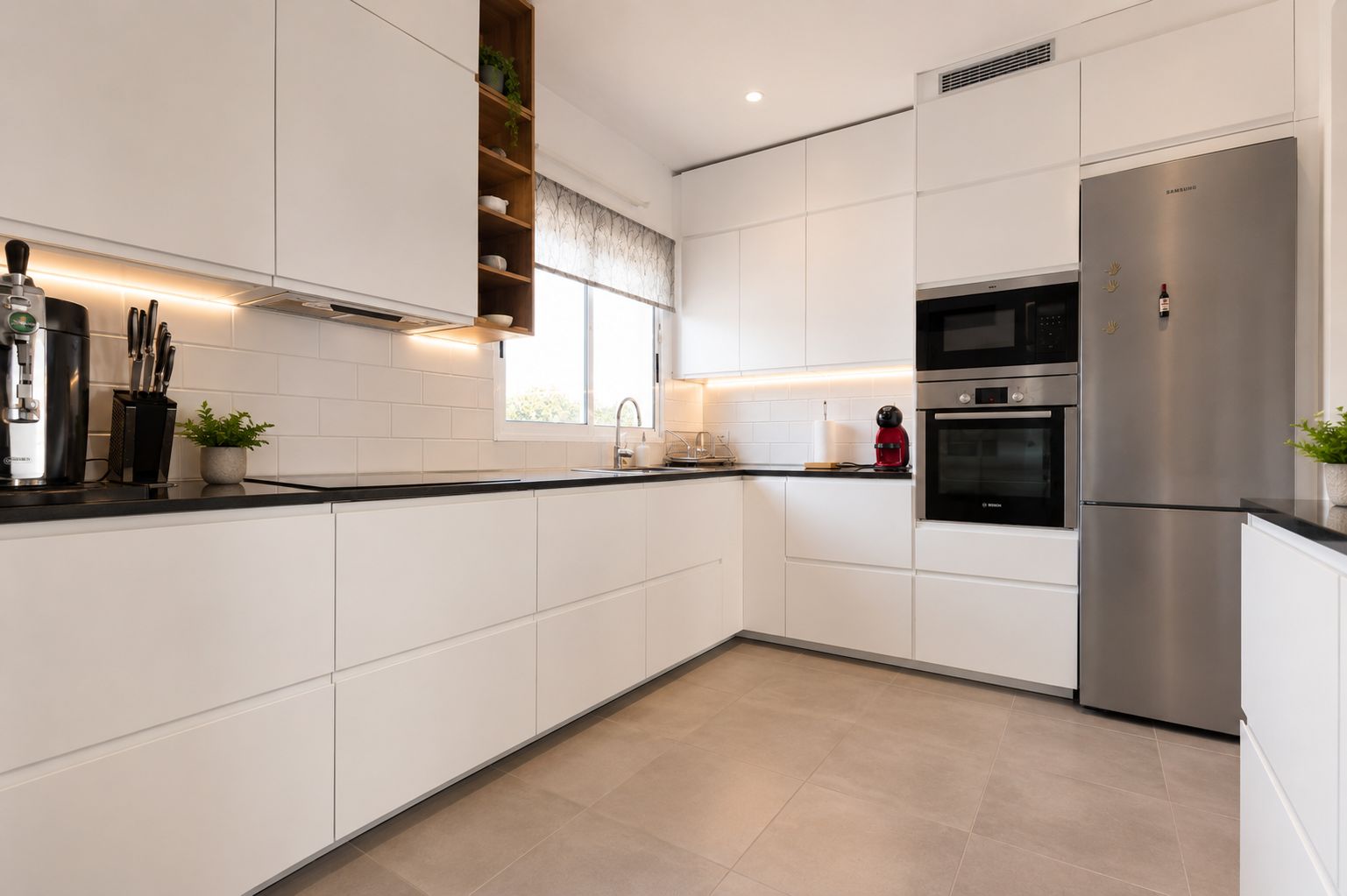Spacious home with a large terrace and endless possibilities