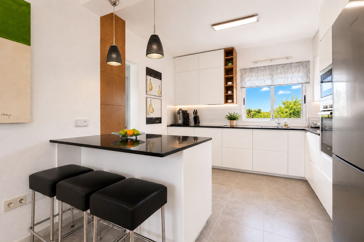 Spacious home with a large terrace and endless possibilities