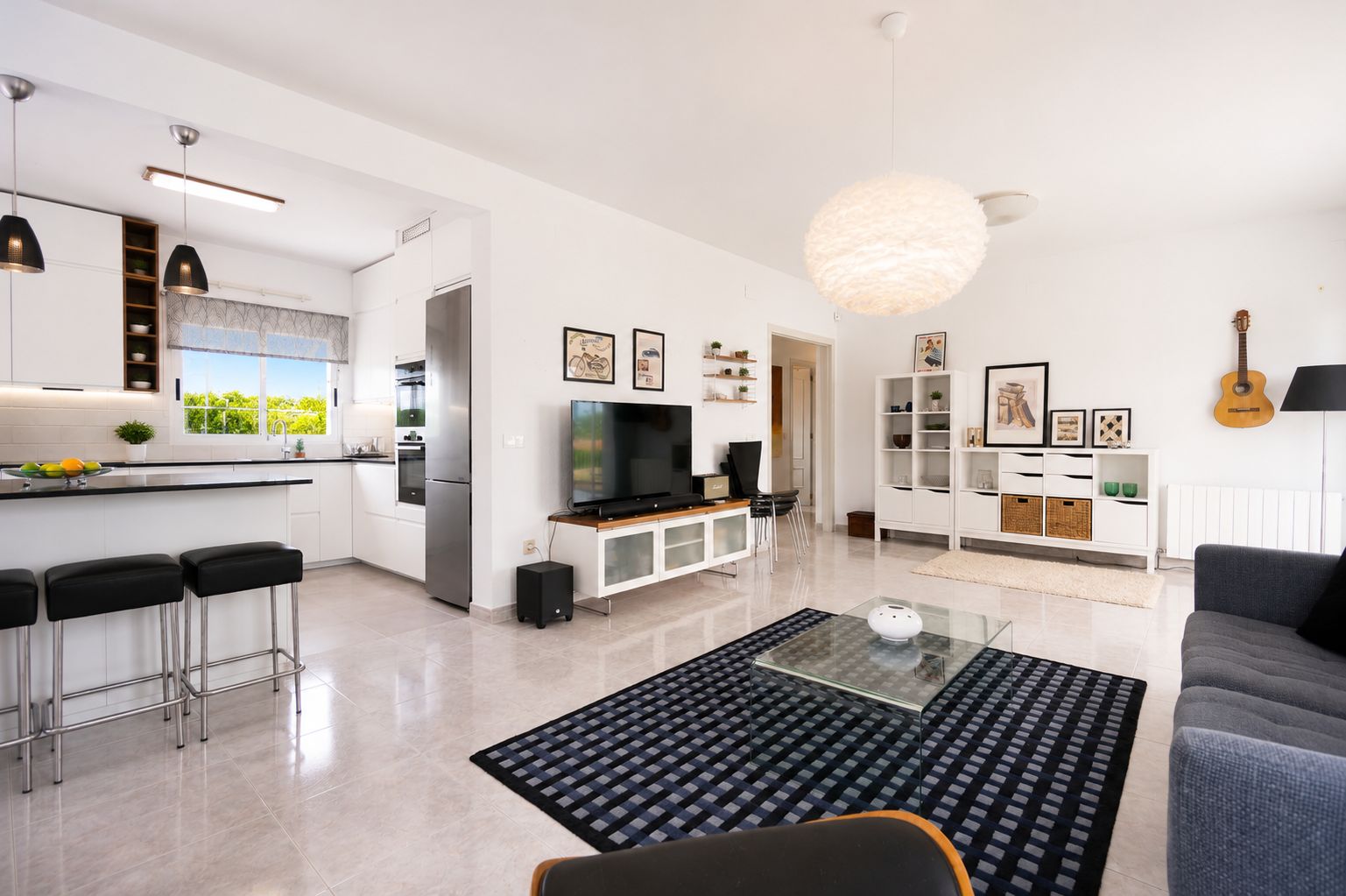 Spacious home with a large terrace and endless possibilities