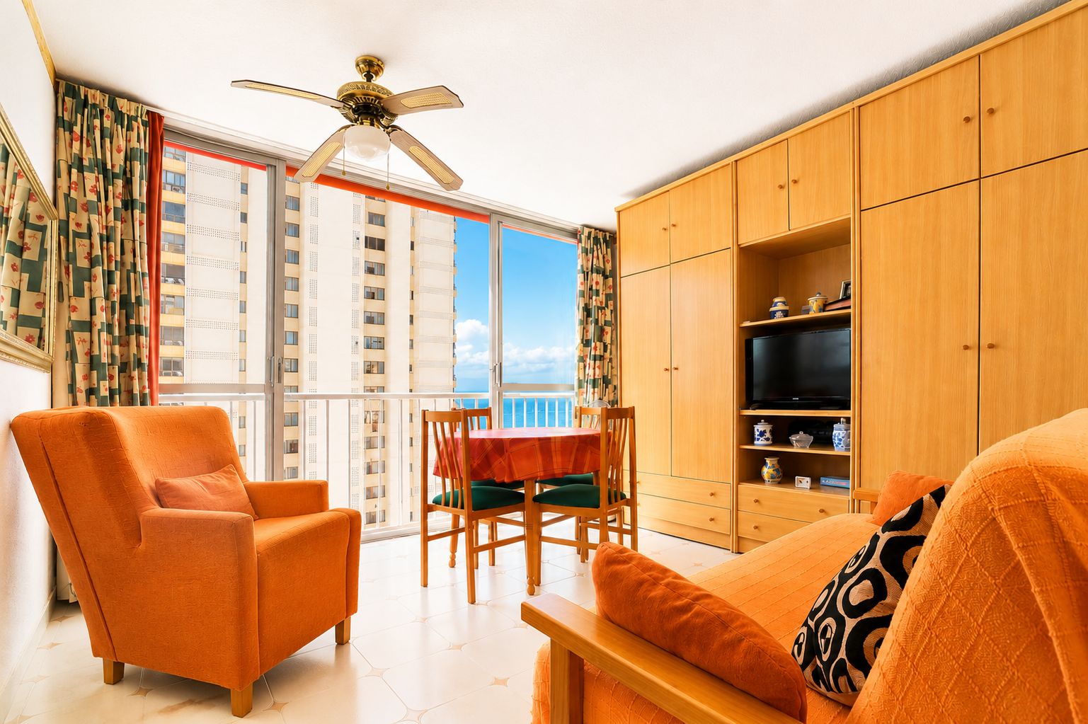 Encantapre apartamento con vistas al mar en Benidorm
