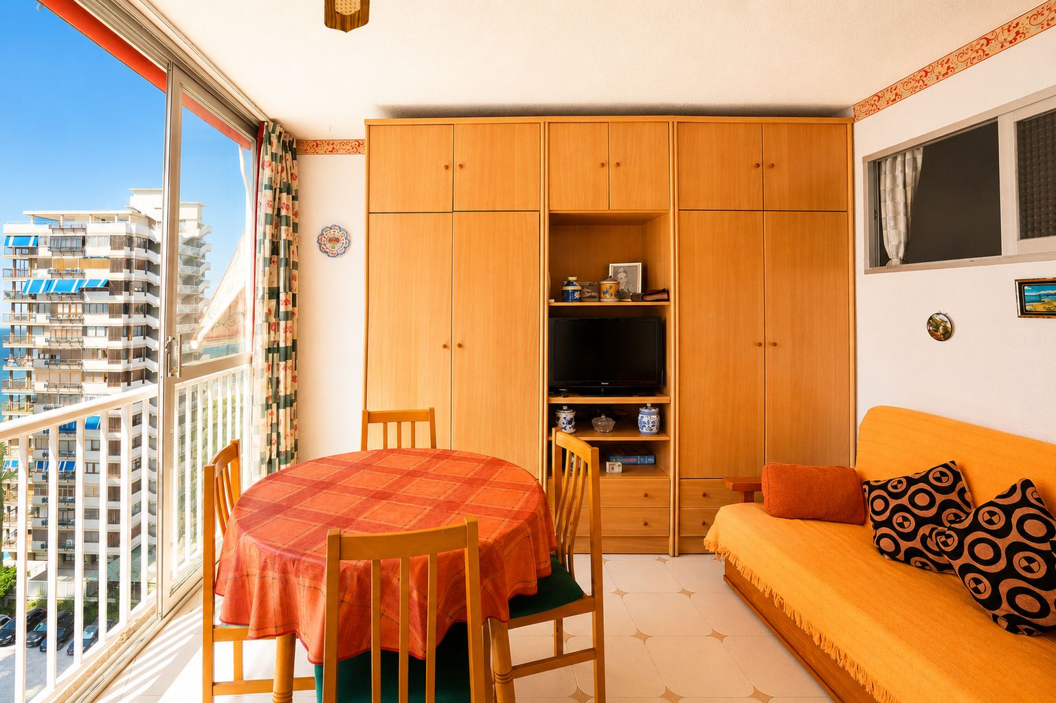 Encantapre apartamento con vistas al mar en Benidorm