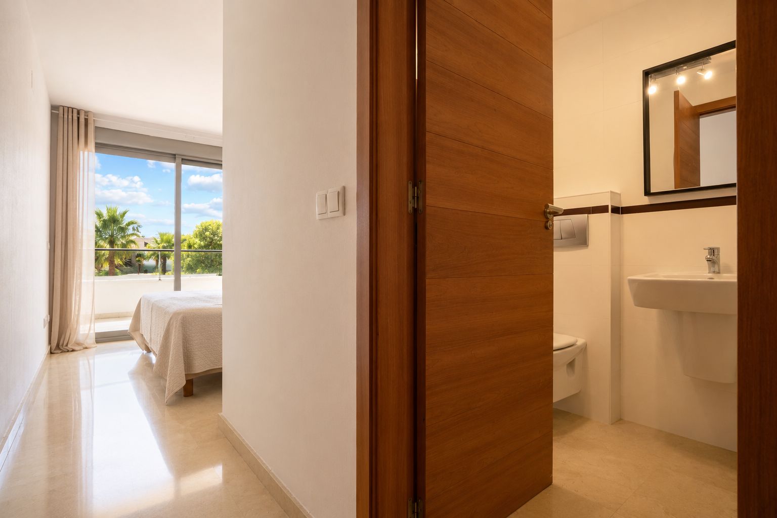 Penthouse Esquinero Exclusivo con Vistas Abiertas a Solo 100 Metros de la Playa de El Albir