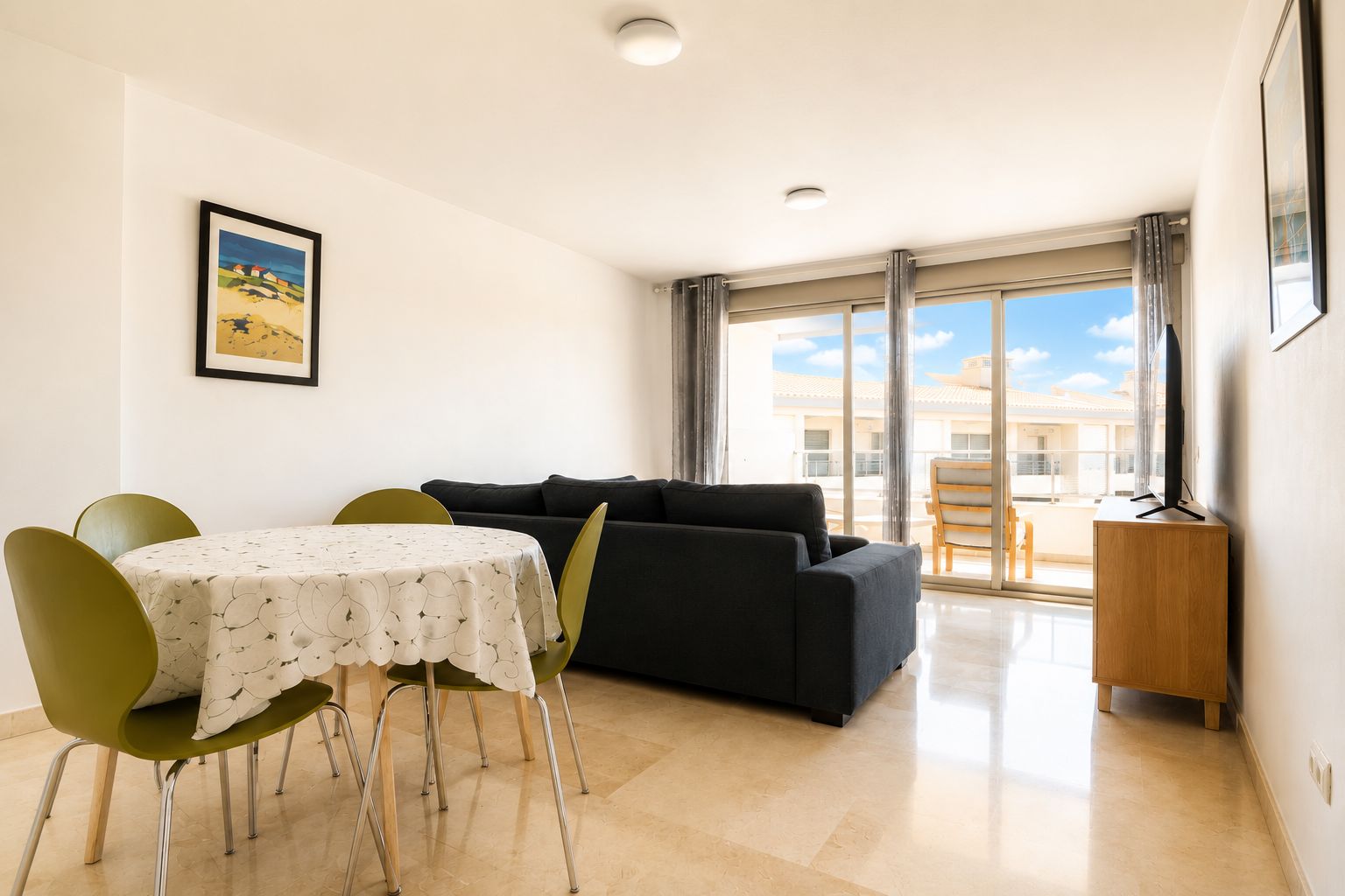 Penthouse Esquinero Exclusivo con Vistas Abiertas a Solo 100 Metros de la Playa de El Albir