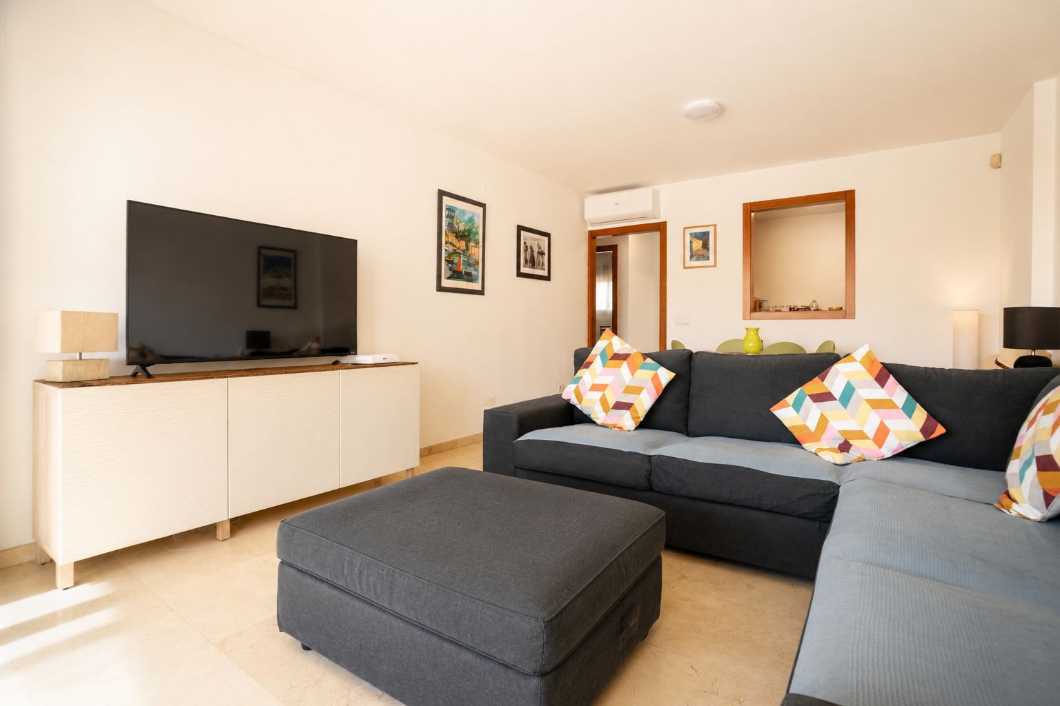 Penthouse Esquinero Exclusivo con Vistas Abiertas a Solo 100 Metros de la Playa de El Albir