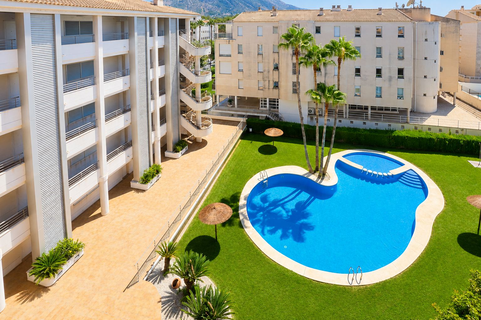 APA4120ABE - Exclusive Corner Penthouse with Open Views Just 100 Metres from El Albir Beach