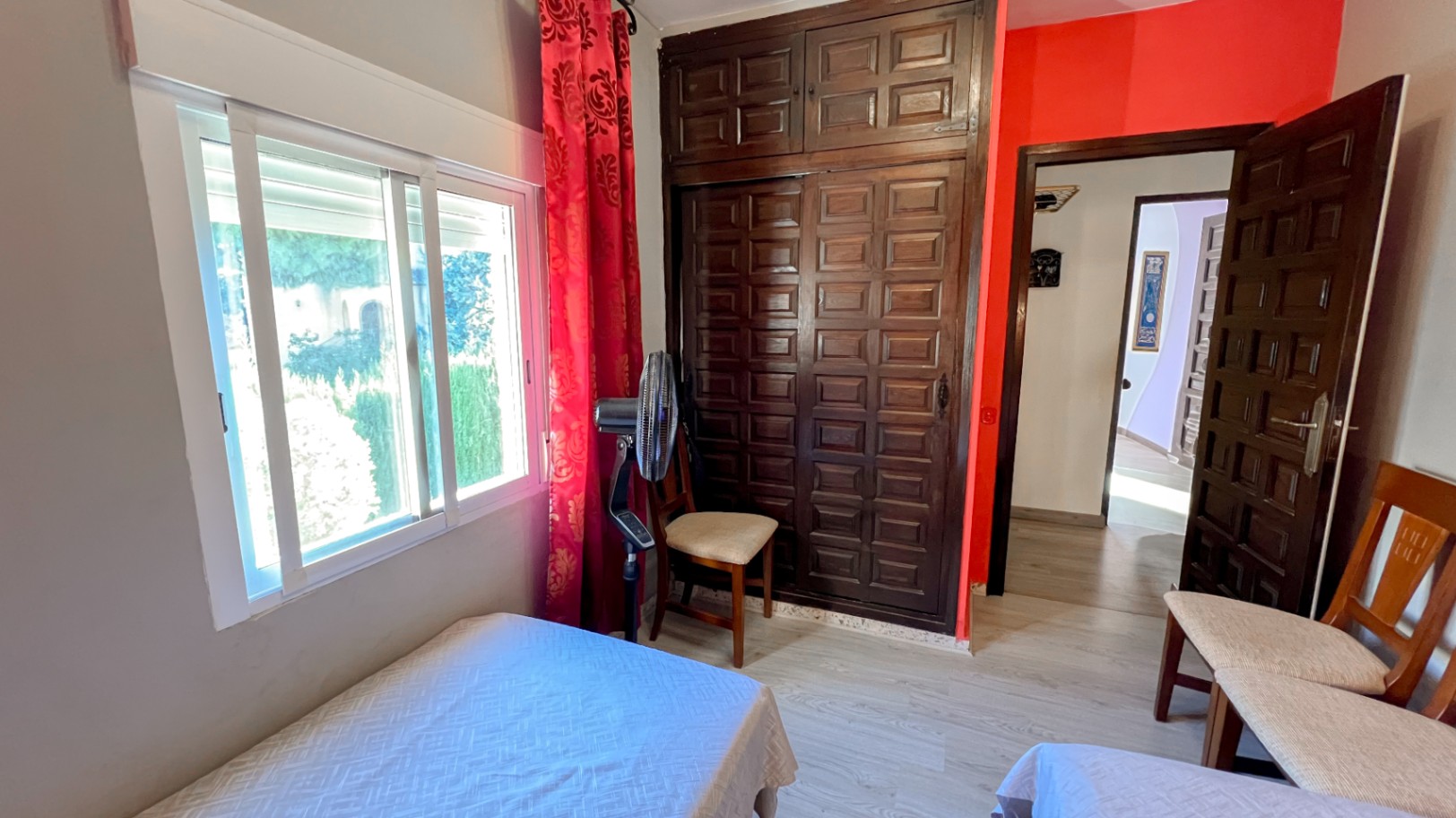 Charming Villa in Walking Distance to the Beach