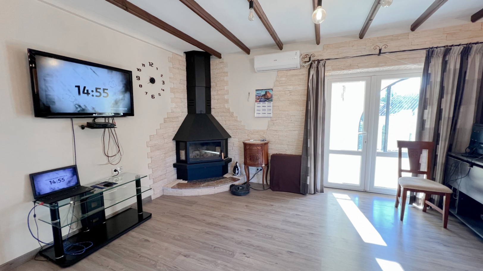 Charming Villa in Walking Distance to the Beach