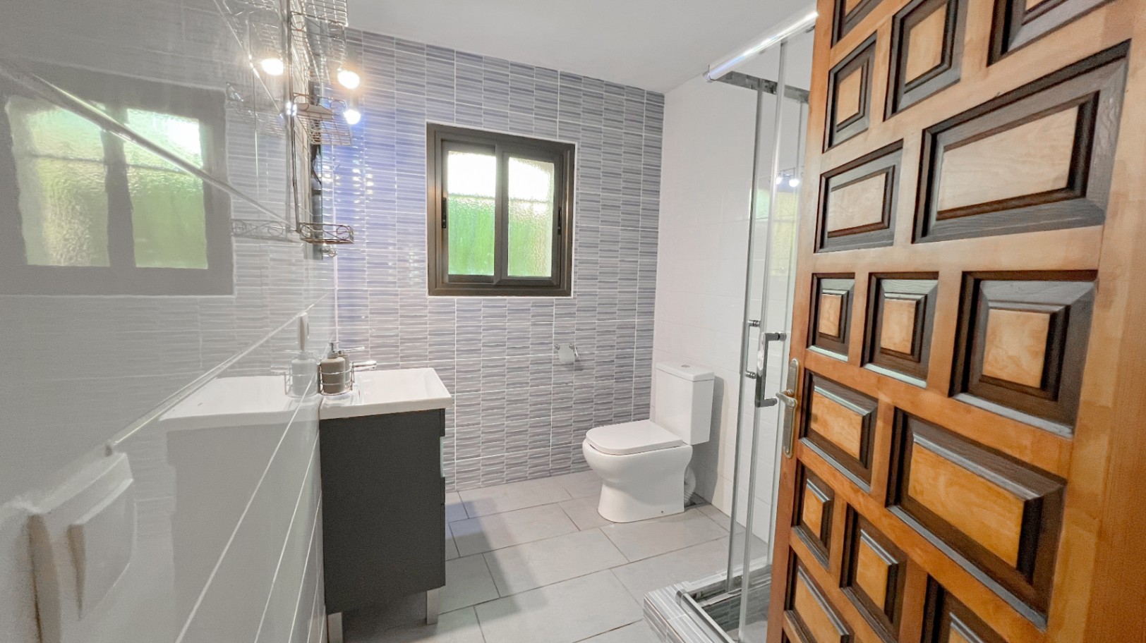 Charming Villa in Walking Distance to the Beach