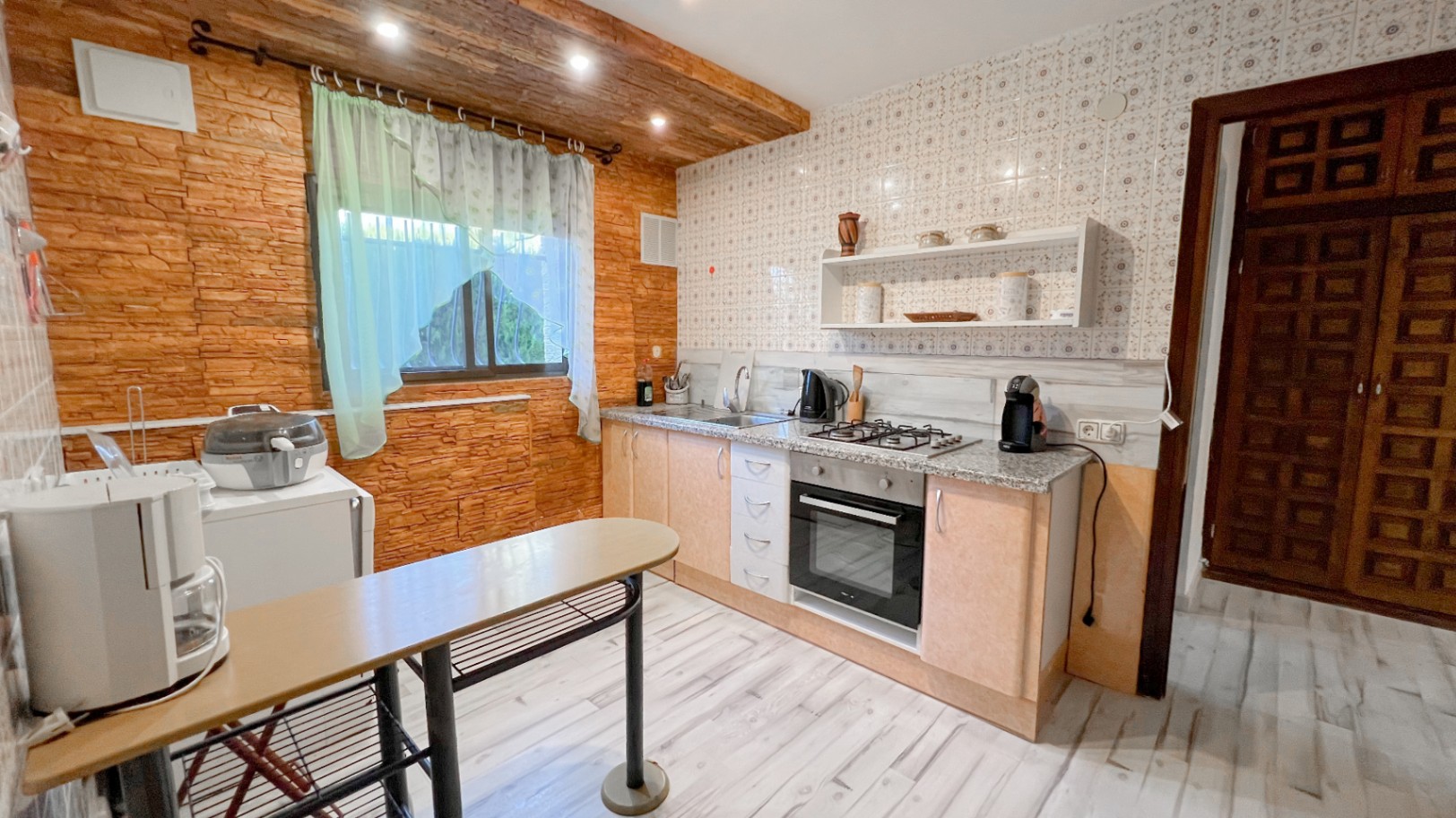 Charming Villa in Walking Distance to the Beach