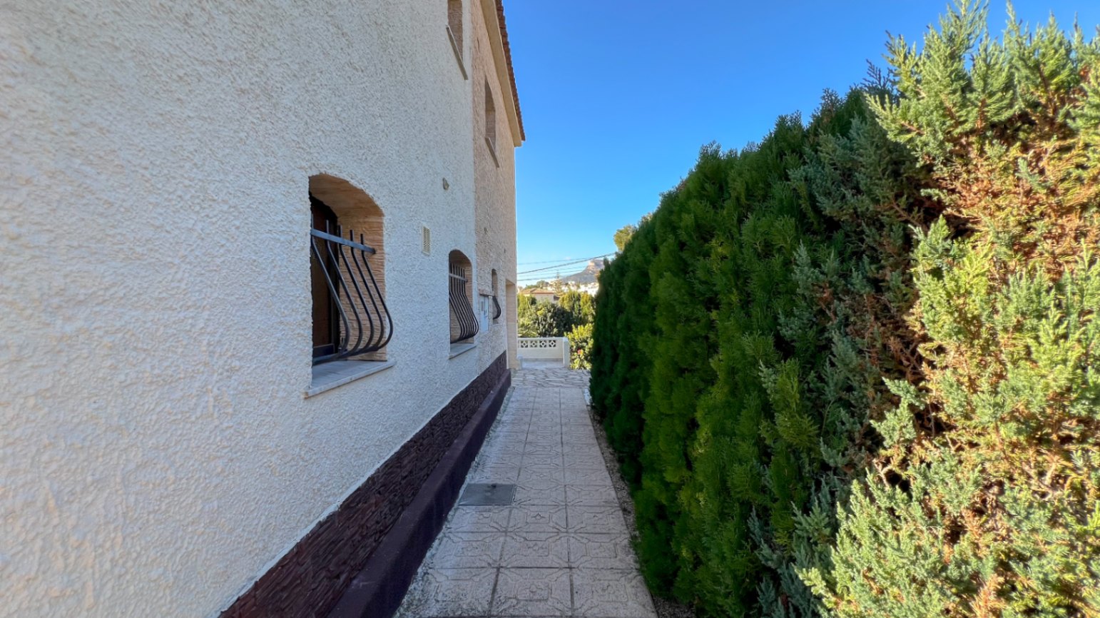 Charming Villa in Walking Distance to the Beach