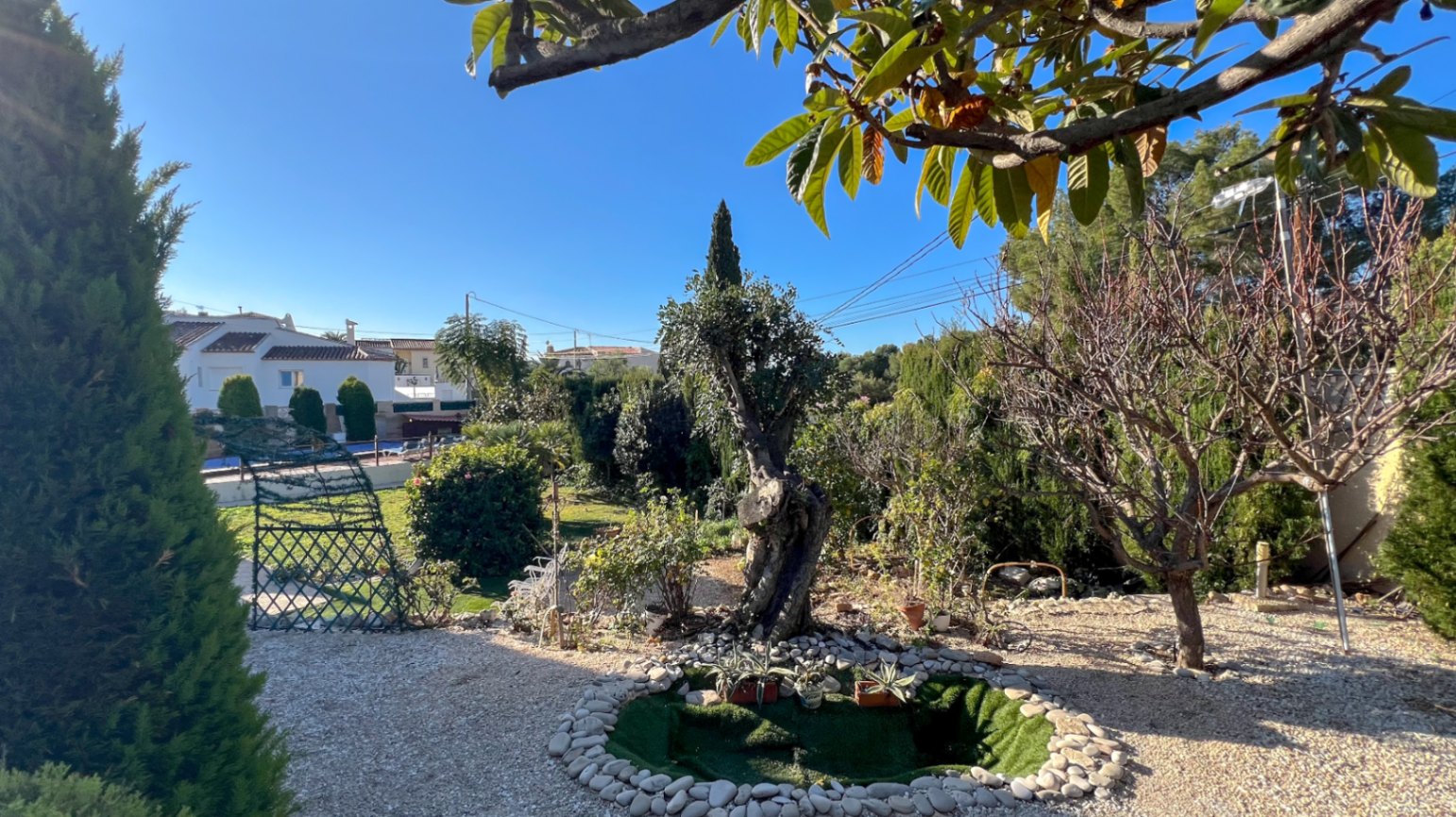 Charming Villa in Walking Distance to the Beach