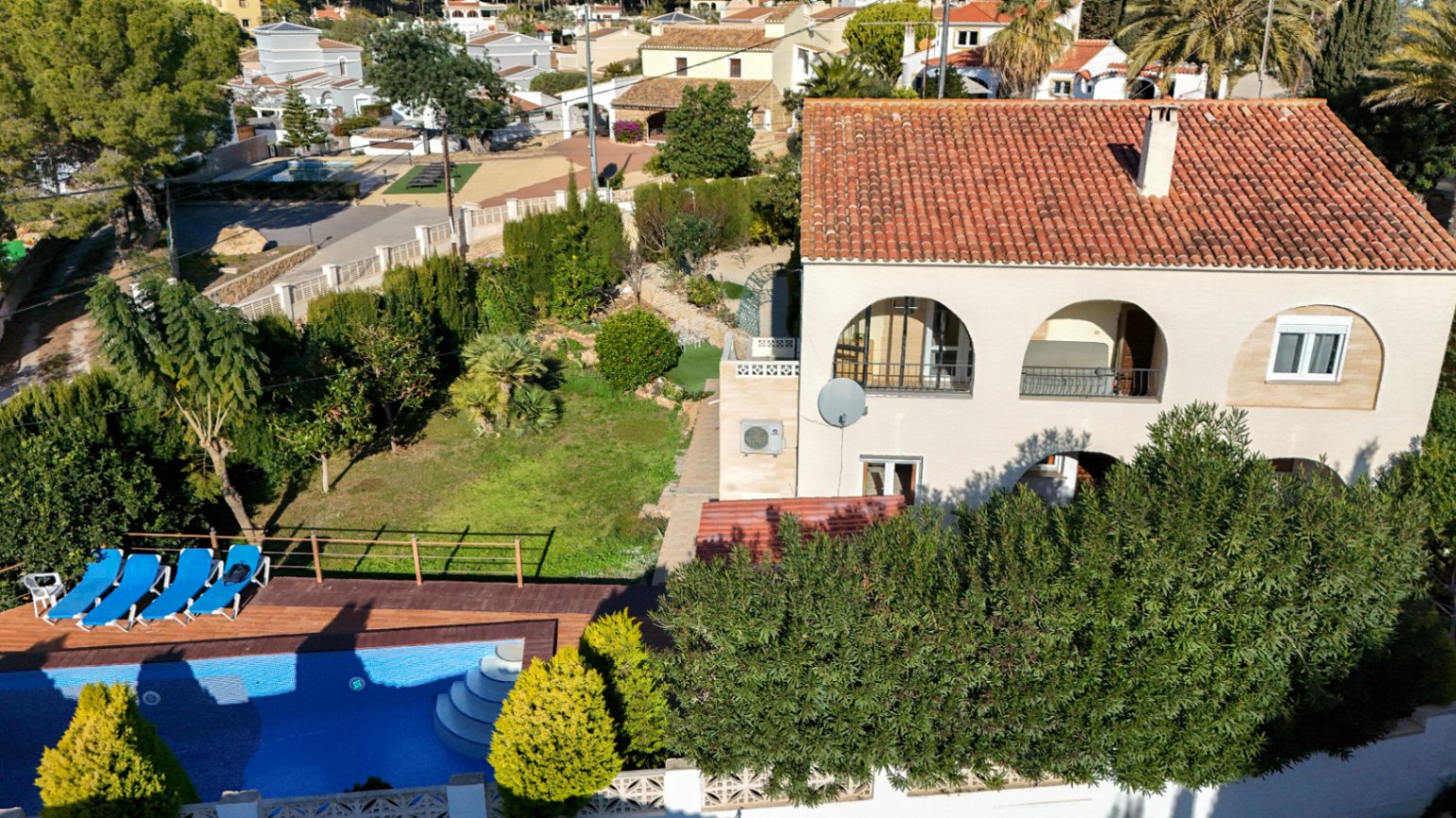 Charming Villa in Walking Distance to the Beach