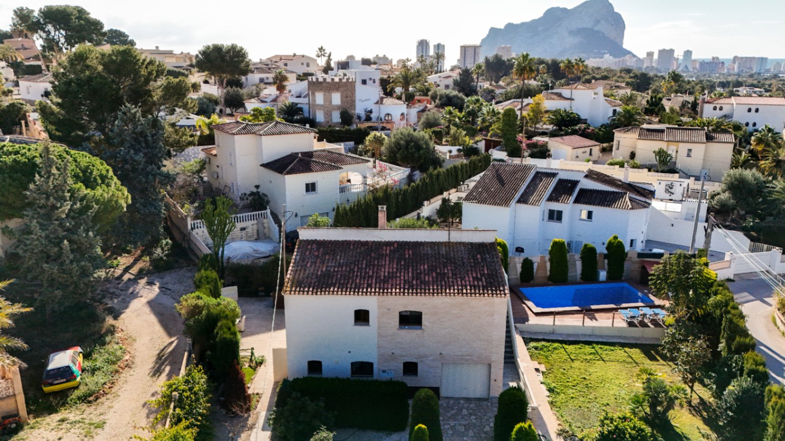 Charming Villa in Walking Distance to the Beach
