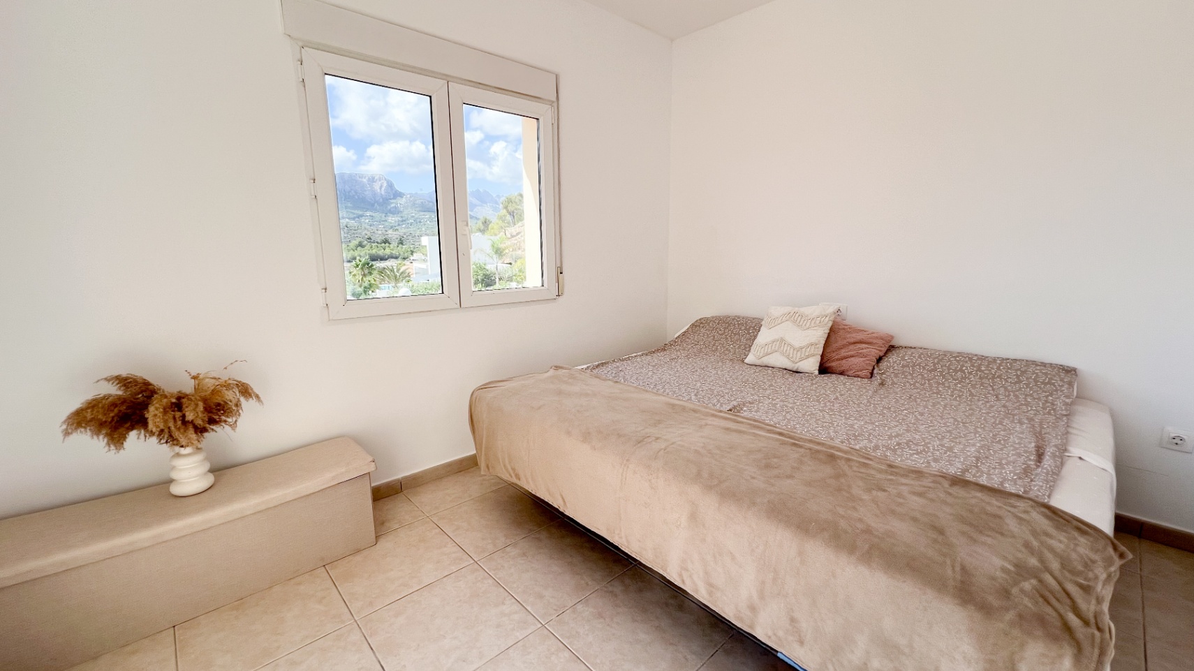Semi-Detached House in La Empedrola, Calpe