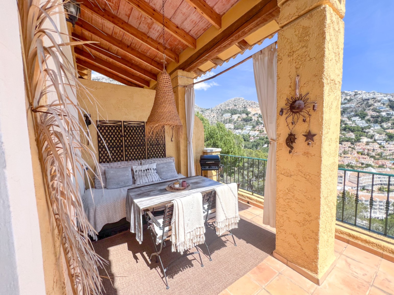 Cozy townhouse with sea views, Altea Hills