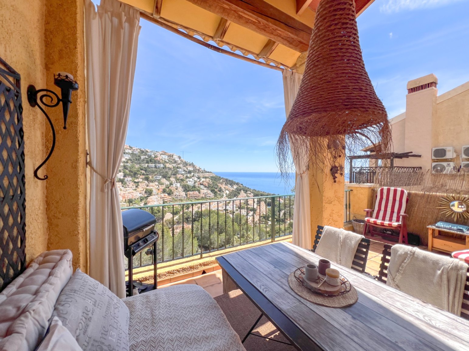 Cozy townhouse with sea views, Altea Hills