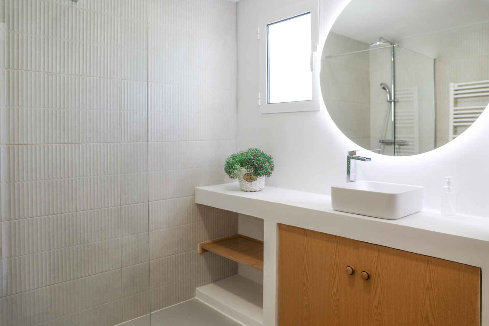 Modern apartment with panoramic views of Montgó and private solarium, Dénia