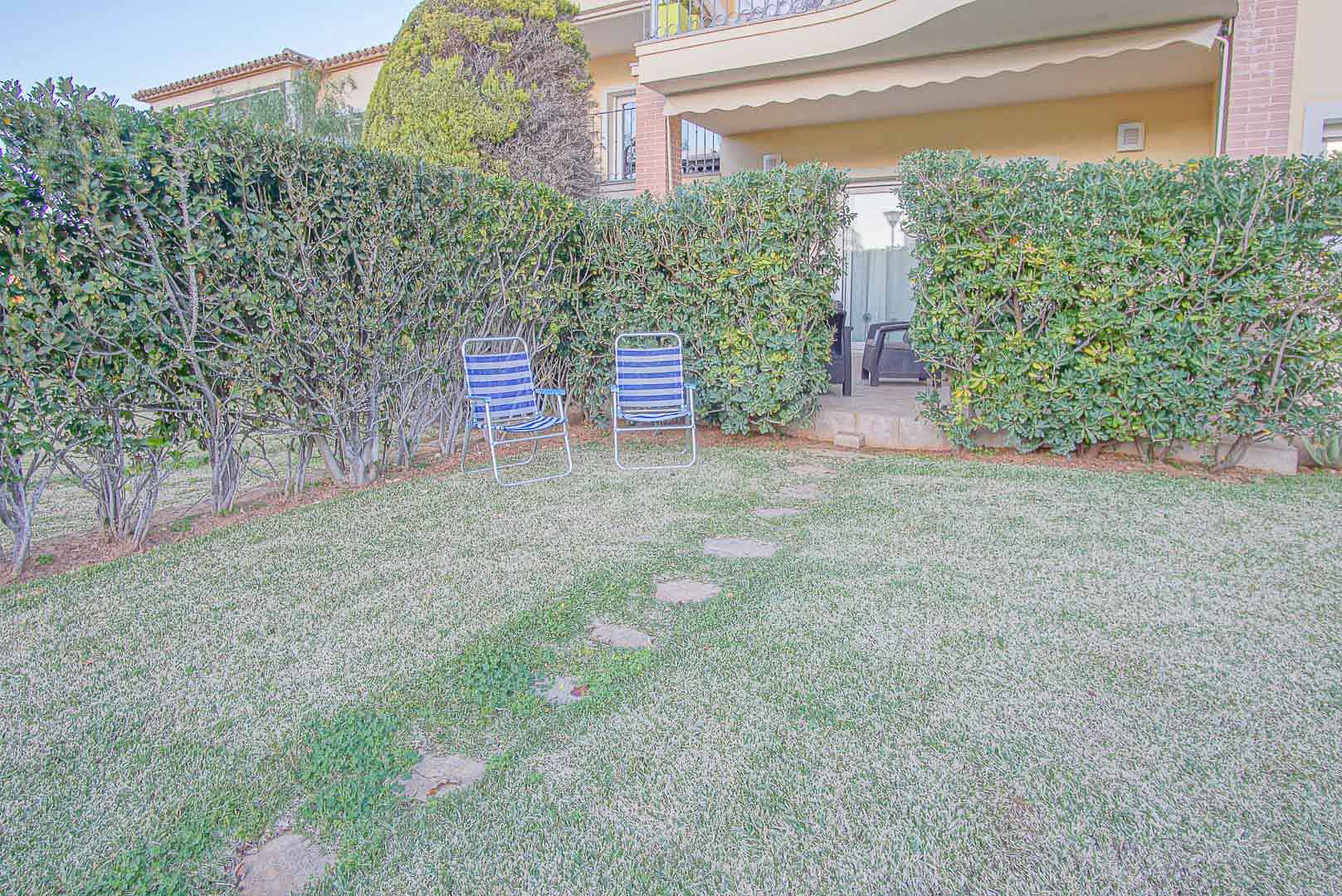 Charming Ground-Floor Apartment with Terrace and Montgó View, Denia
