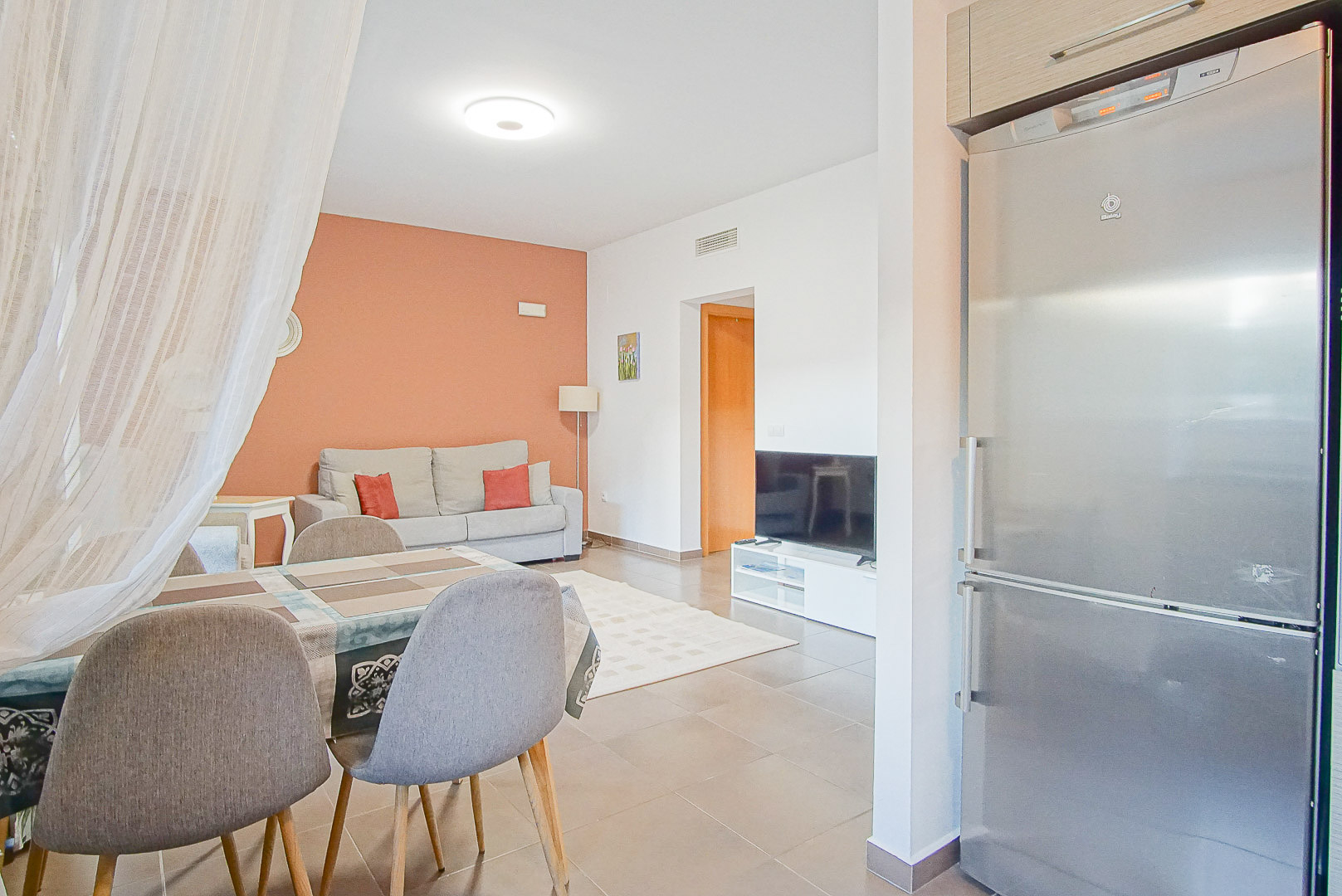 Charming Ground-Floor Apartment with Terrace and Montgó View, Denia