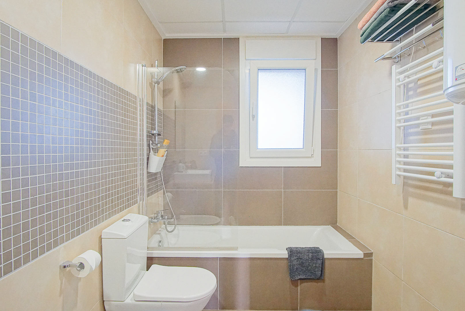 Charming Ground-Floor Apartment with Terrace and Montgó View, Denia