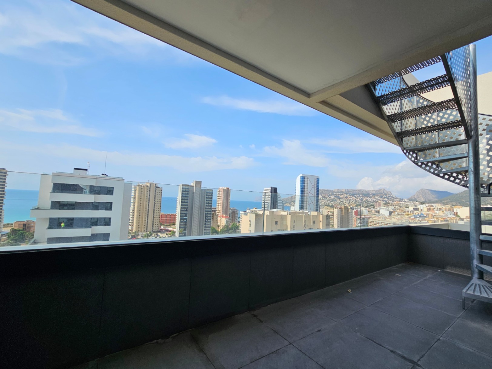 NEW PENTHOUSE IN CALPE FOR SALE, WITH PANORAMIC VIEWS
