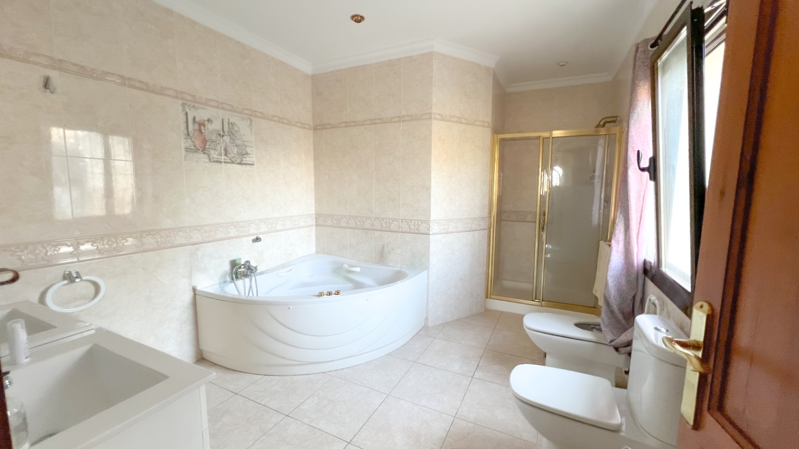 Big Opportunity Villa with Breathtaking Panoramic Sea Views
