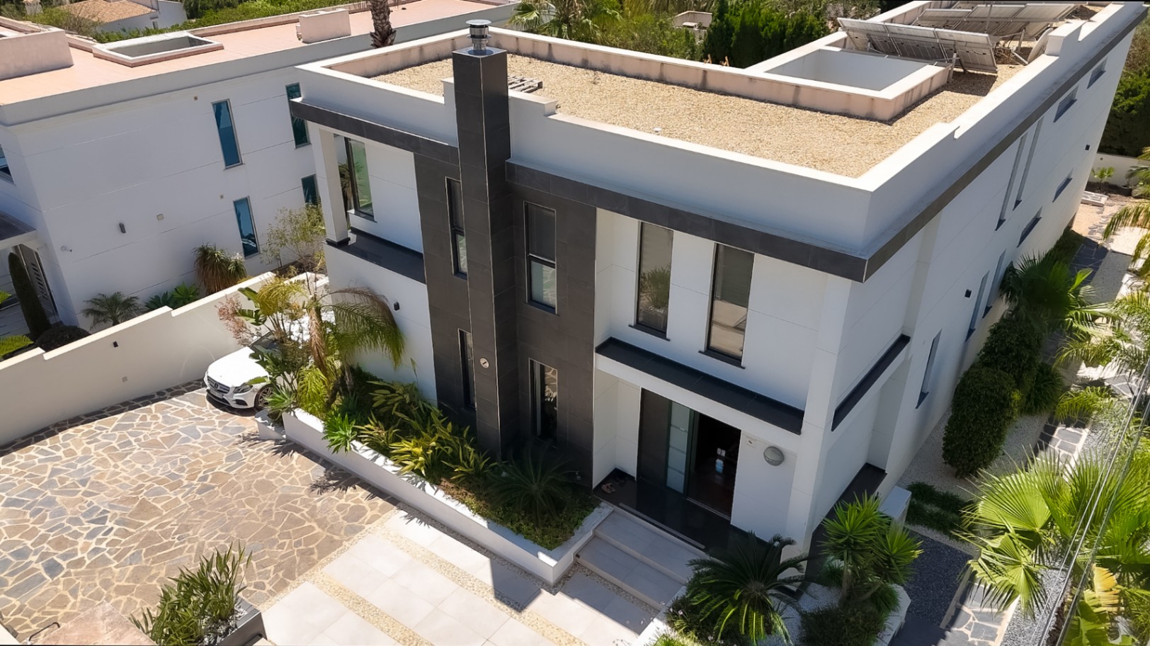 New Build Villa with Modern Design in One of Calpe's Most Exclusive Areas - 3 Bedrooms, Sauna, Private Pool, and Sea Views